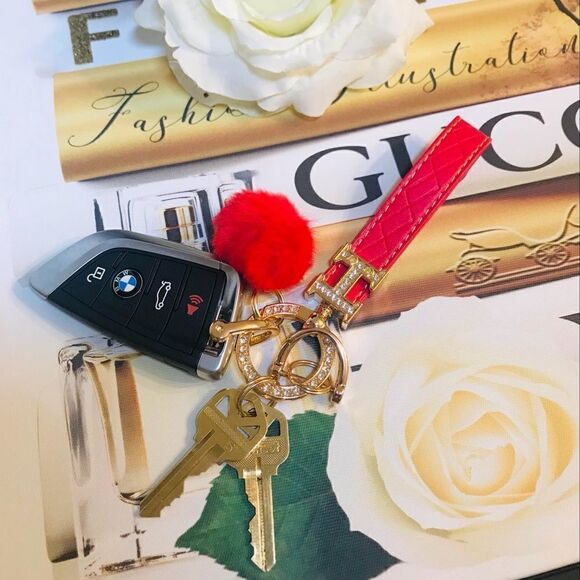 Keychain Luxury Modern Design VIBRANT RED - Picture 3 of 9